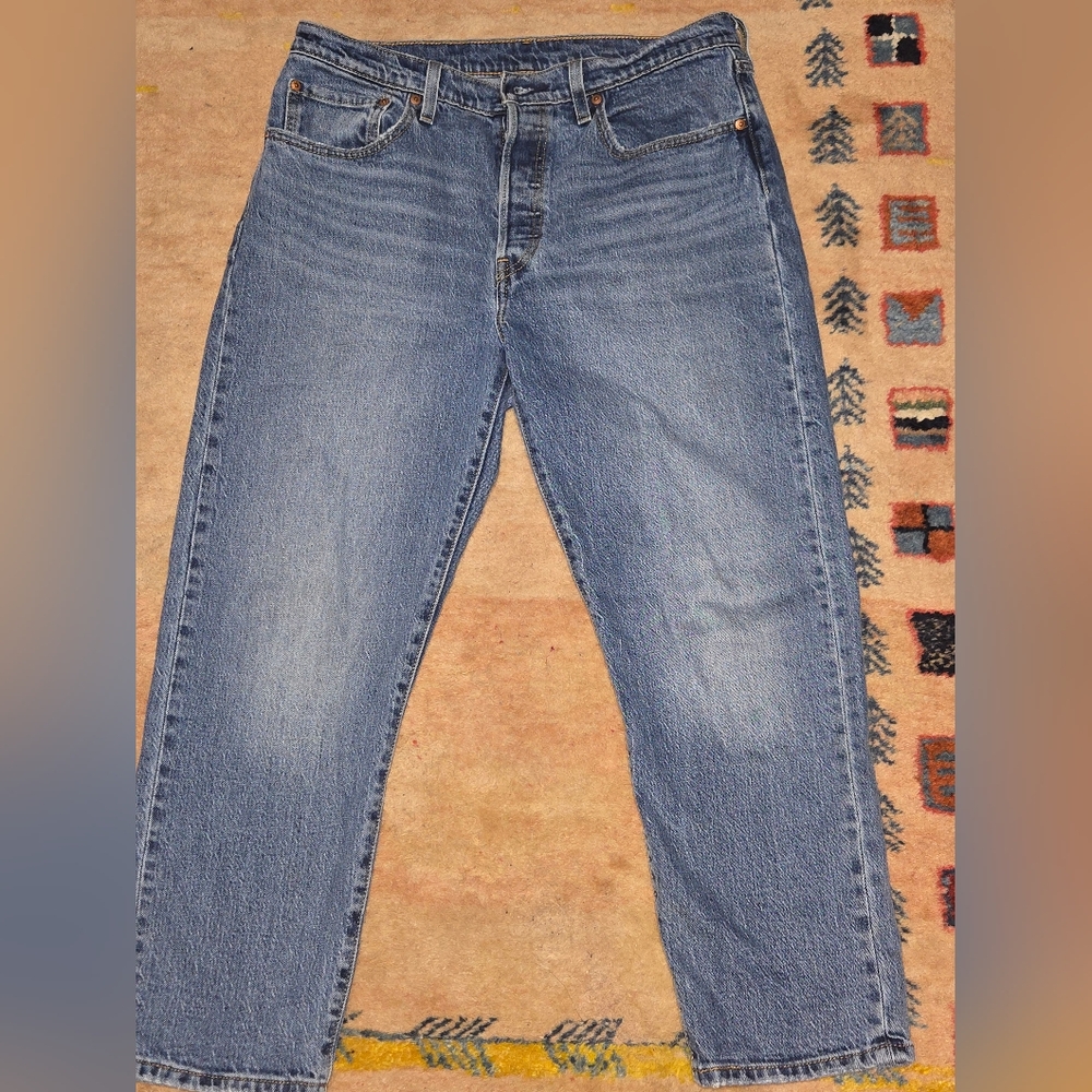 Levi's Blue Straight Leg Jeans with Classic Indigo Hue